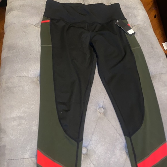 Stylish Activewear Legging - Picture 7 of 12